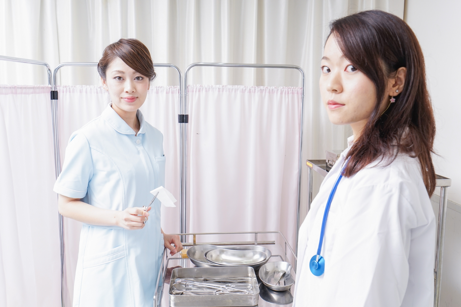 手術で医師を補佐